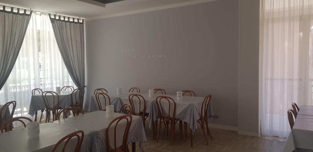 Hotel Monaco - Parcheggio Incluso Min 2 Gg Milano Marittima Eksteriør billede